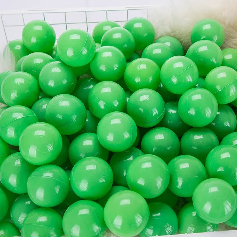 Green plastic ballsfor tent ball pitt